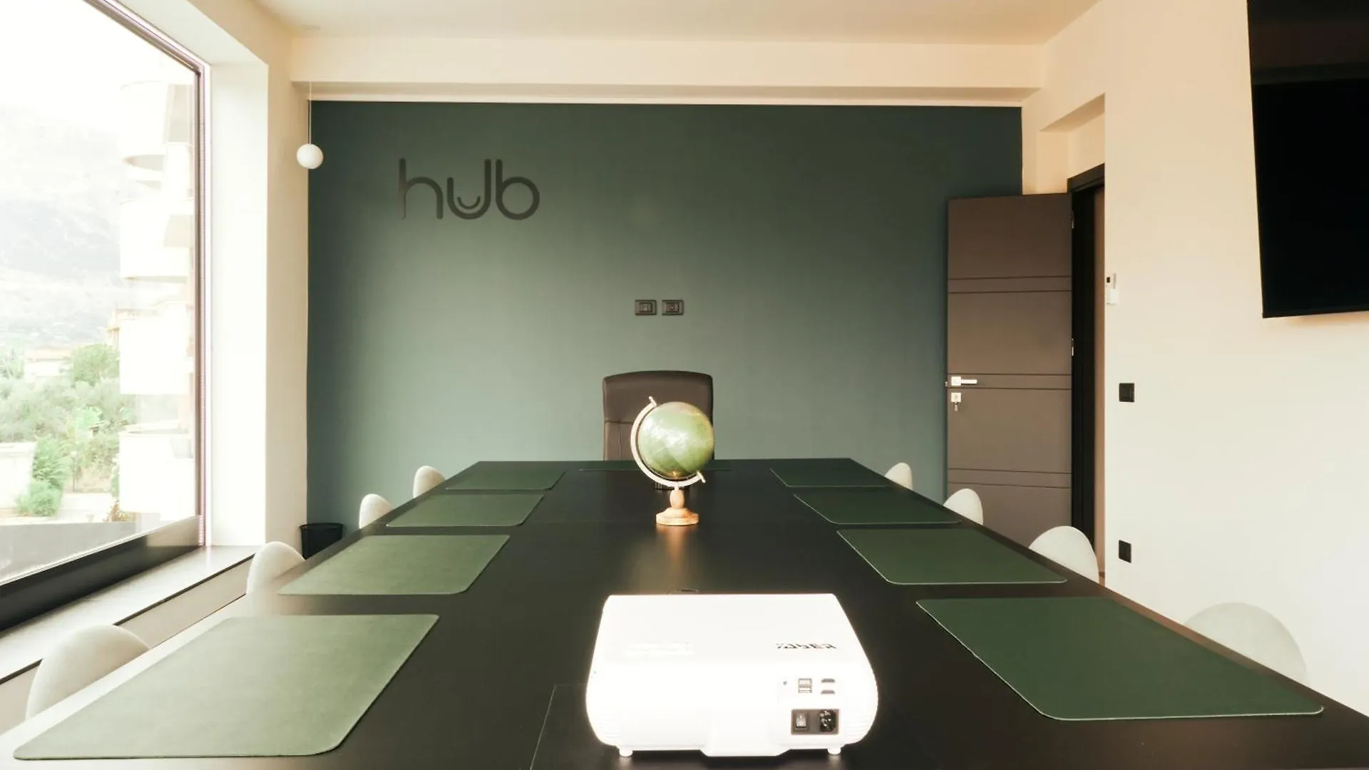 Hub Rooms Carini Italy