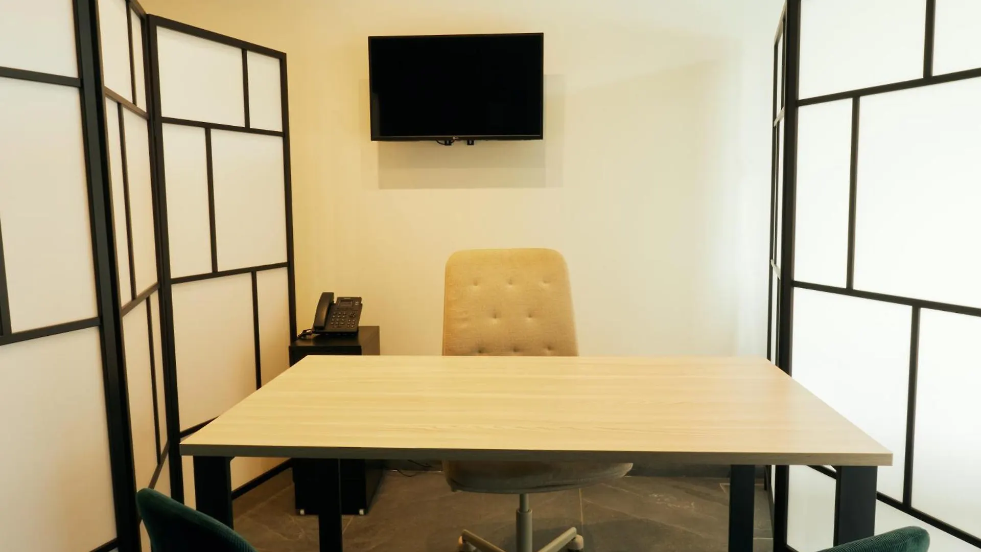 Hub Rooms Carini 0*,  Italy