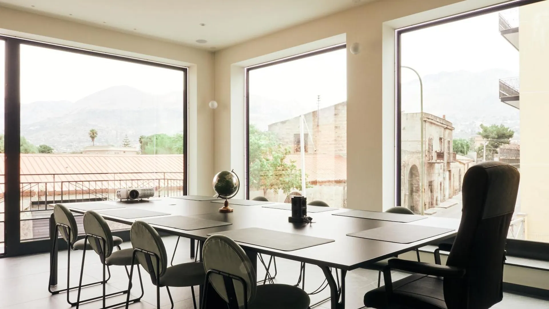 Guest house Hub Rooms Carini Italy