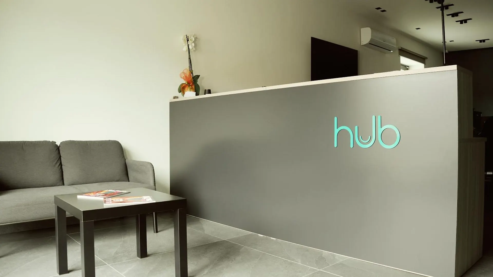 Hub Rooms Carini 0*,