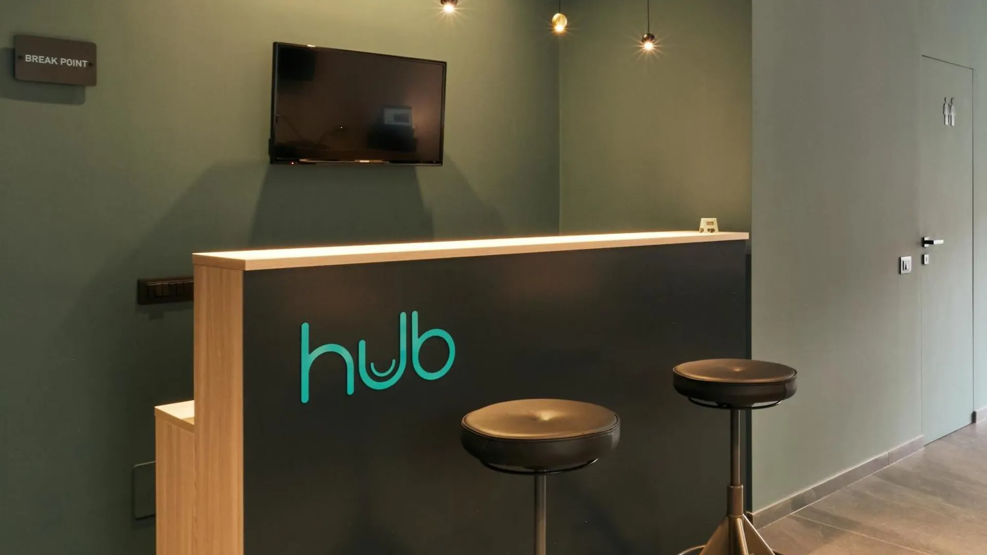 Hub Rooms Carini 0*,