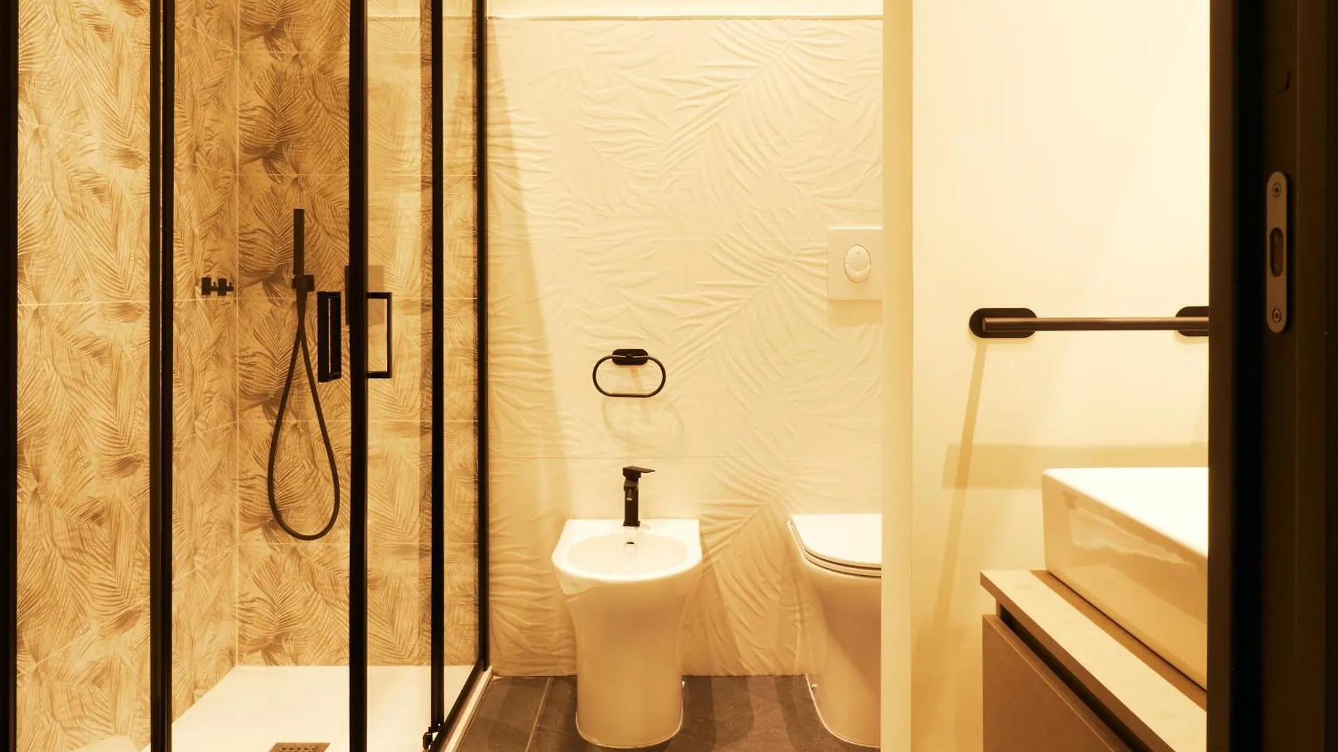 Hub Rooms Carini 0*,  Italy