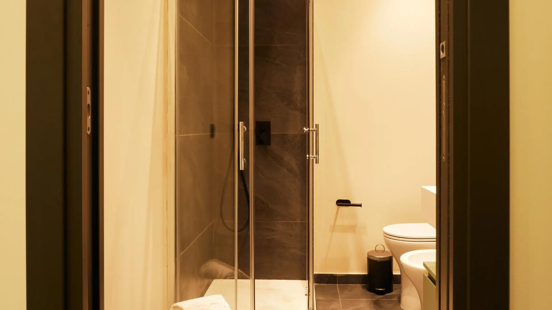 Hub Rooms Carini Italy